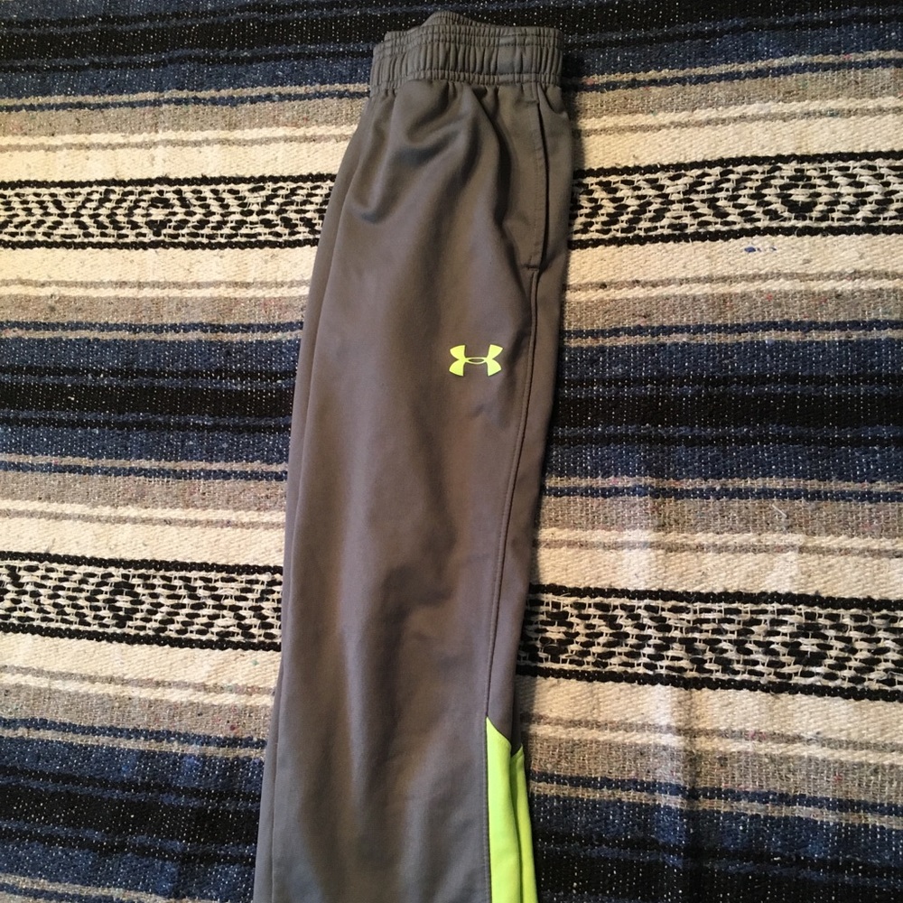 Youth small Boys under armour sweat pants